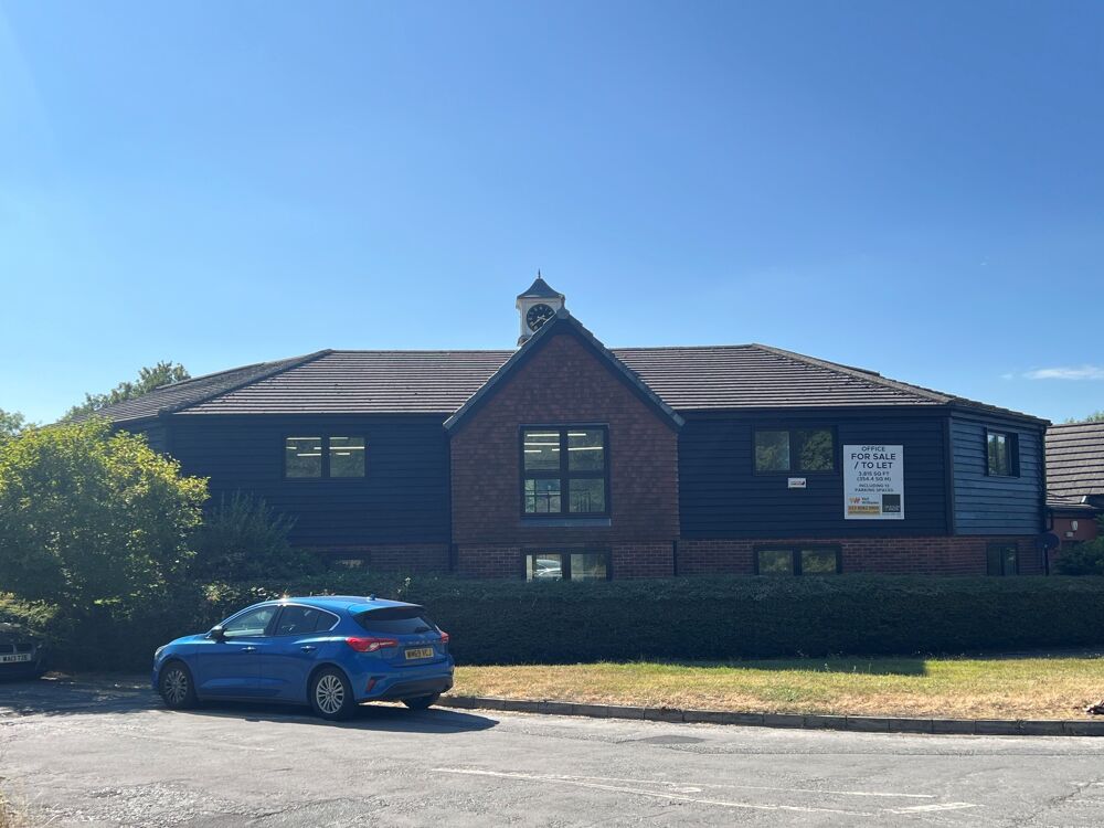 Clock Tower – 4 Oakridge Office Park, Whaddon
