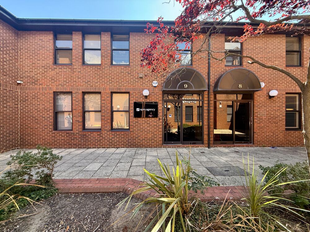 9 Winchester Place, Poole