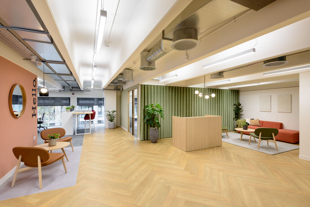 The White Building, Reading