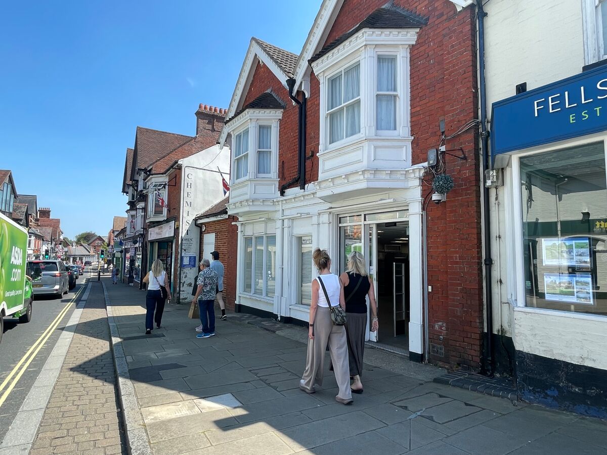 Image of 32 High Street, Lyndhurst