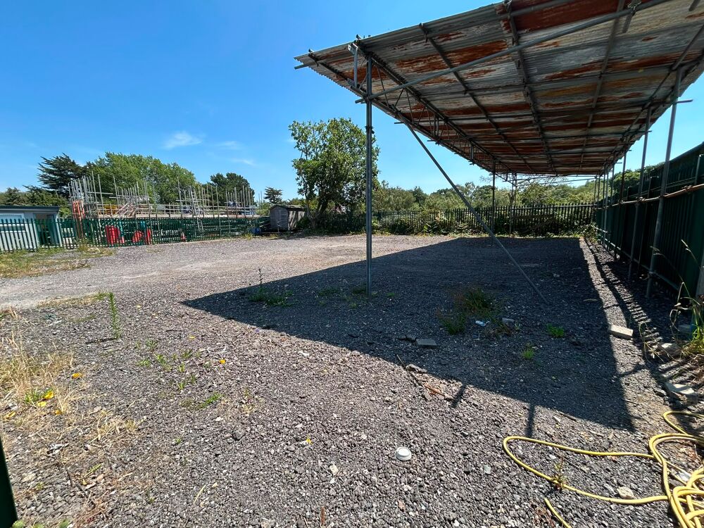 Compound E, Twin Pines, Ringwood